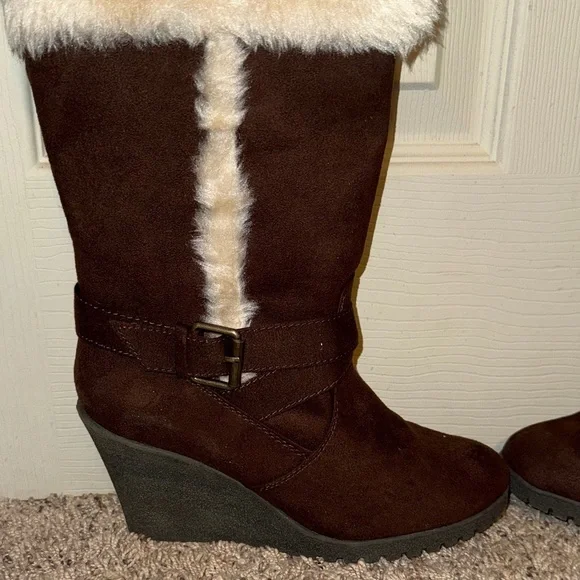 American Eagle Brown Faux Fur Wedge Boots - Picture 1 of 4